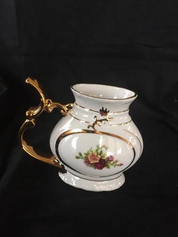Tasse à bec en céramique tchèque, Enlèvement