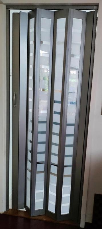2 portes pliantes ou porte-harmonica. 206 de haut. En bon ét, Enlèvement, Comme neuf