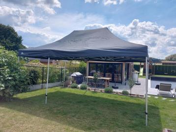 Te huur: Donkergrijze vouwtent 6x4m incl. meubilair.  beschikbaar voor biedingen