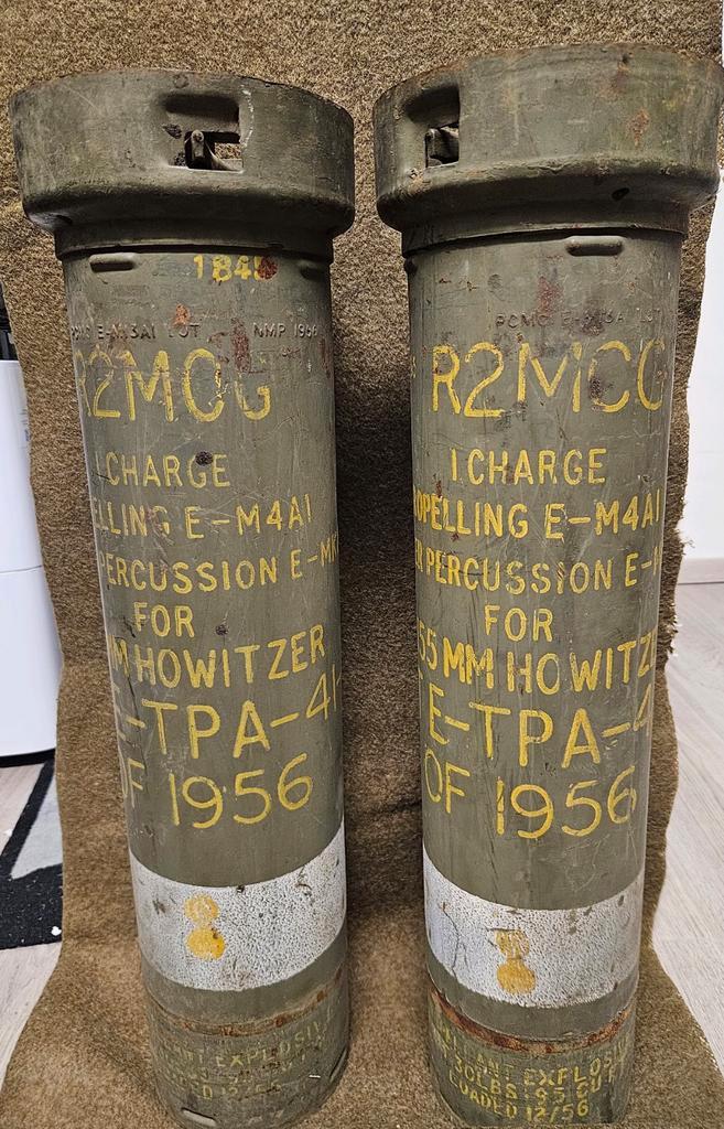 2 transportkokers voor howitzer-obussen – 1956 – compleet, Verzamelen, Militaria | Algemeen, Ophalen