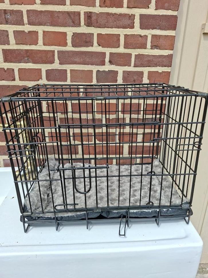 Kleine bench met kussentje, Dieren en Toebehoren, Hondenbenches, Zo goed als nieuw, Ophalen