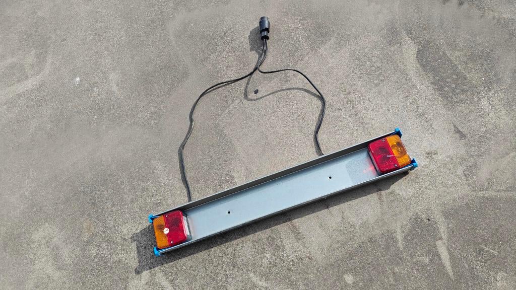 Aanhangwagen verlichting balk met stekke, Ophalen, Zo goed als nieuw