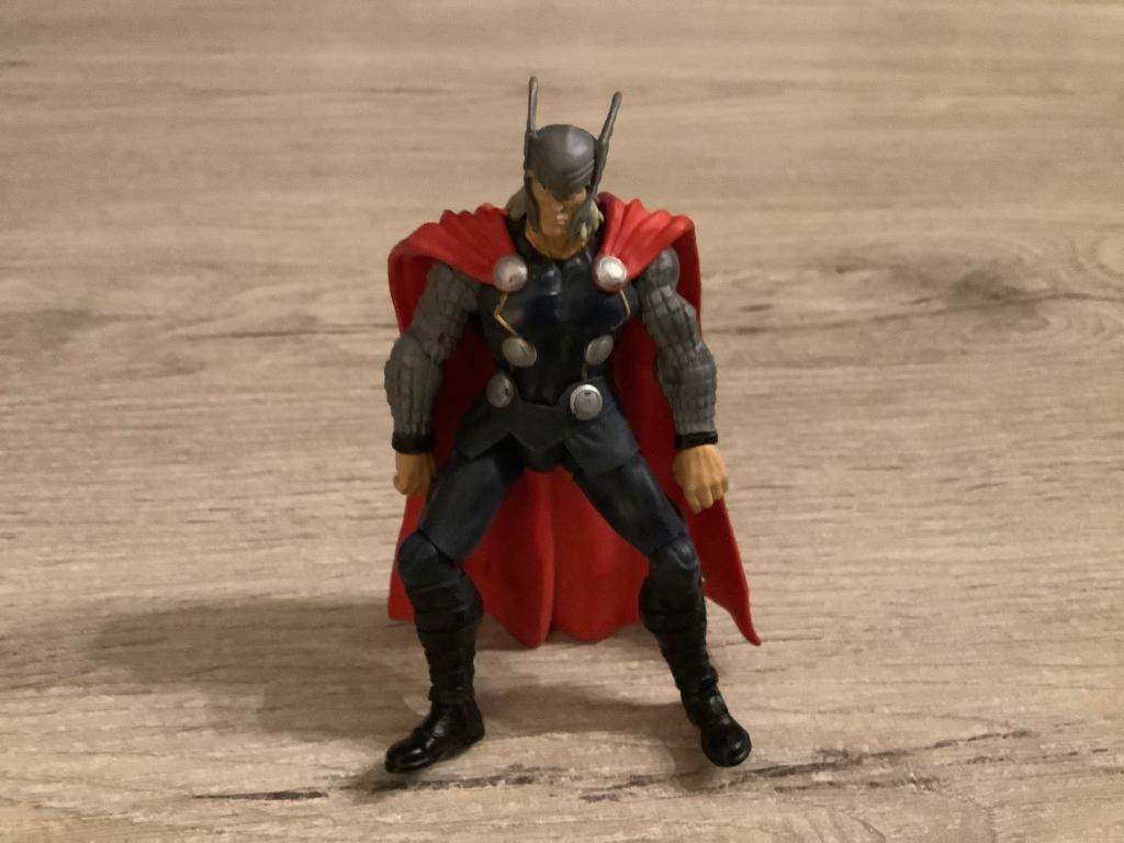 Personnage de Marvel Thor (11 cm), Enfants & Bébés, Jouets | Figurines, Utilisé, Enlèvement ou Envoi