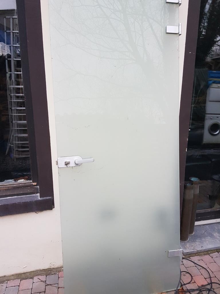 porte vitrée, Enlèvement