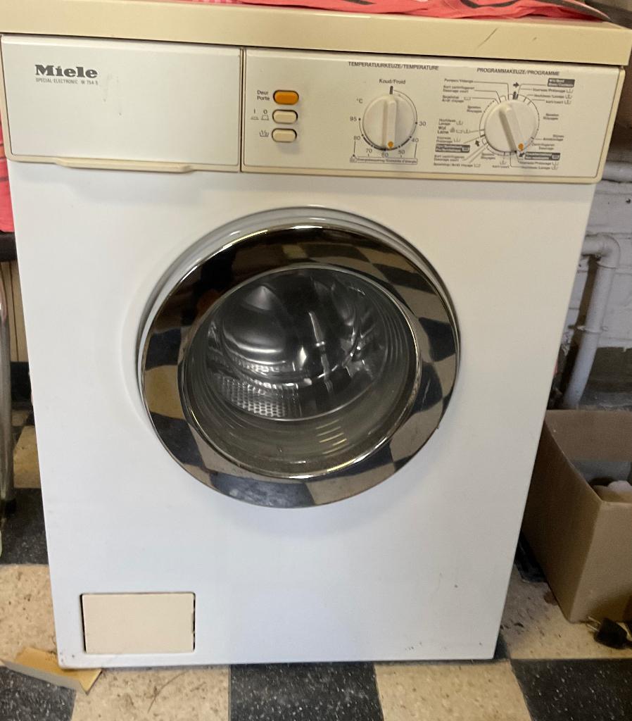 Wasmachine Miele, 1200 à 1600 tours, 85 à 90 cm, 4 à 6 kg, Enlèvement