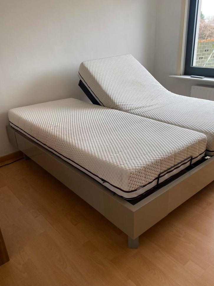 Latoflex 180x200 elektrisch bed - Gemotoriseerde bedbodem, Huis en Inrichting, Slaapkamer | Boxsprings, Gebruikt, Tweepersoons