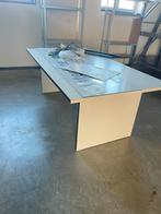 Grand bureau blanc gratuit, Enlèvement, Utilisé, Bureau