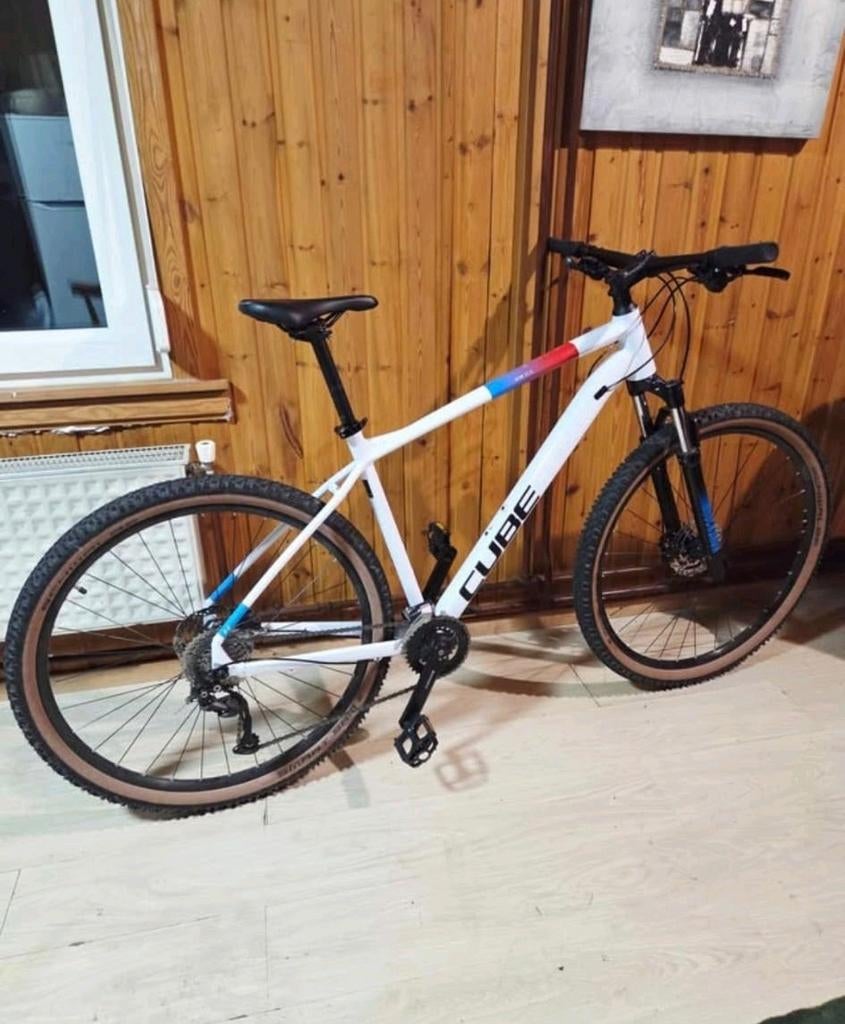 Vtt  cube taille  L 29pouces