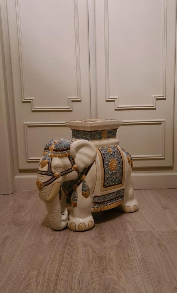 VINTAGE KERAMIEKEN OLIFANT PLANTENTAFEL PLANTENSTAANDER, Collections, Statues & Figurines, Enlèvement