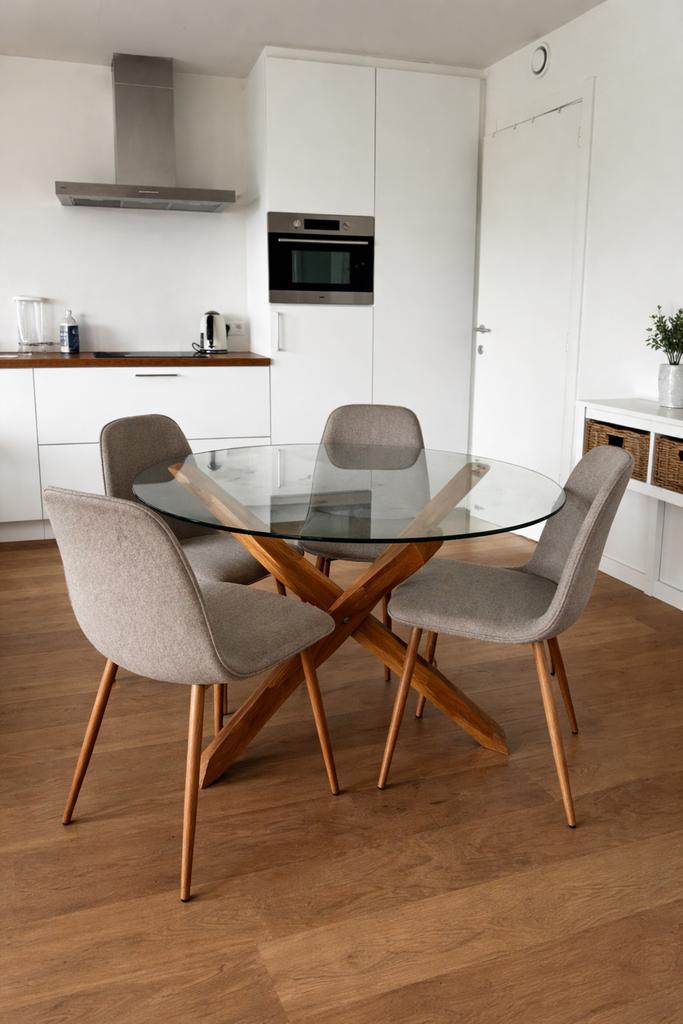 Tafel met 4 stoelen, Huis en Inrichting, Tafels | Eettafels, Zo goed als nieuw, Ophalen