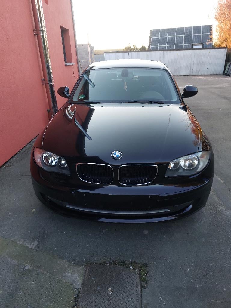 Bmw 1-serie, Auto's, BMW, Particulier, 1 Reeks, Diesel, Berline, 5 deurs, Automaat, Zwart, Zwart, Stof, Achterwielaandrijving