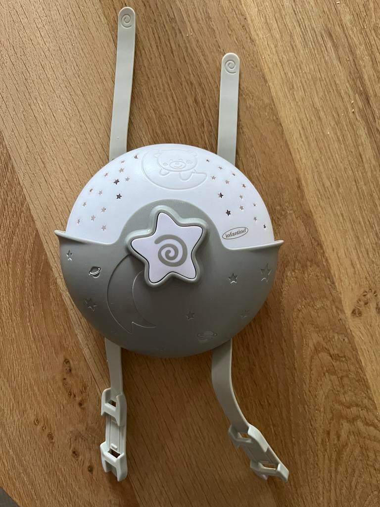 Infantino nachtlampje muziek projector, Enlèvement, Comme neuf