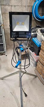 Lampe de chantier pro avec pied télescopique, Bricolage & Construction, Enlèvement, Lampe, Avec pied