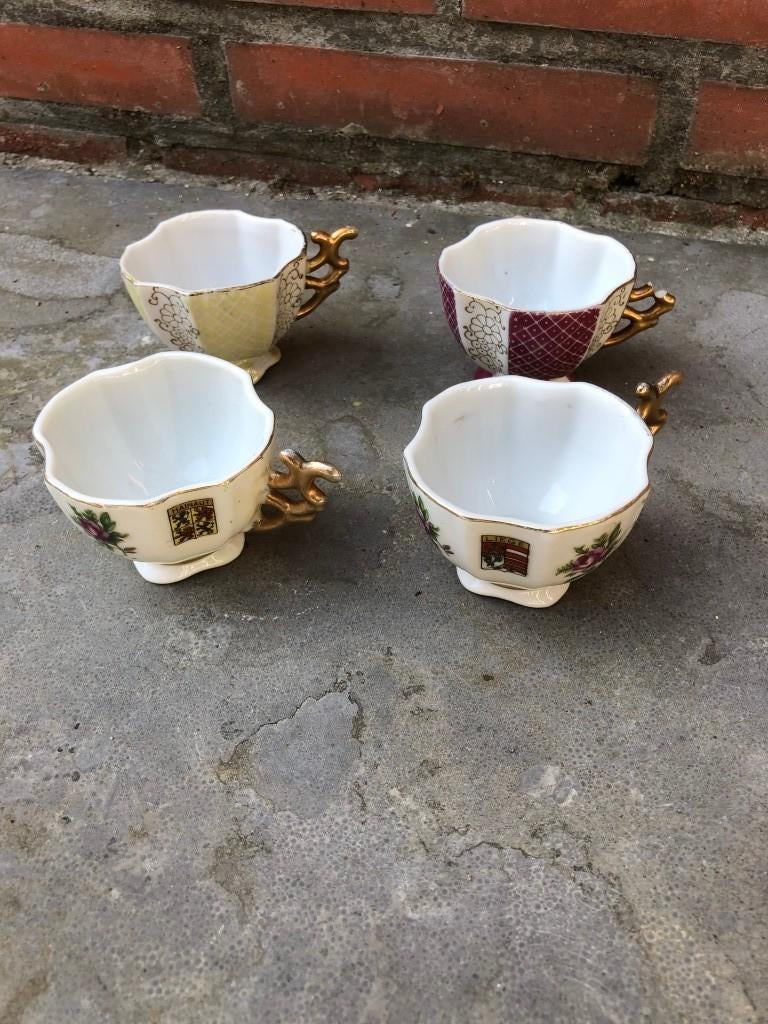 3-4 vintage kopjes - België - theekopjes, Ophalen of Verzenden