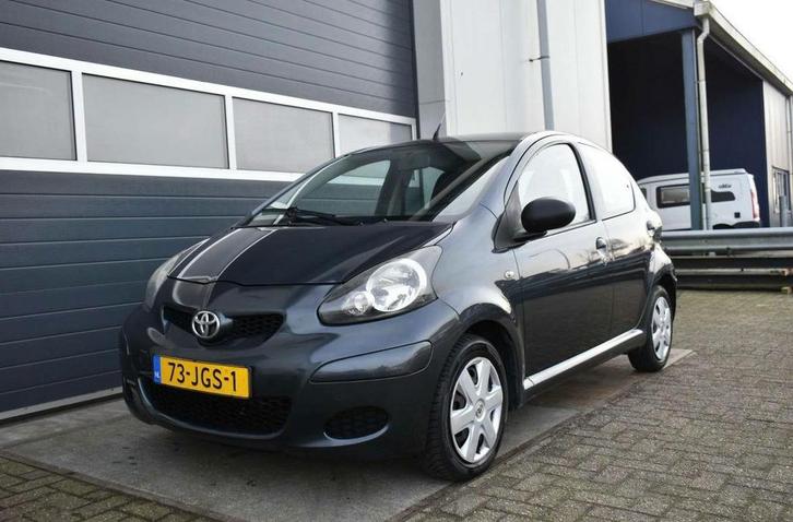 TOYOTA AYGO 2009, Auto's, Toyota, Aygo, Benzine, Euro 4, Stadsauto, 4 deurs, Handgeschakeld, Zilver of Grijs, Dealer onderhouden