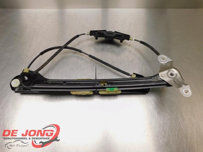 Mécanique vitre 4portes avant droite d'un Volkswagen Golf, Volkswagen, -, 3 mois de garantie, Utilisé