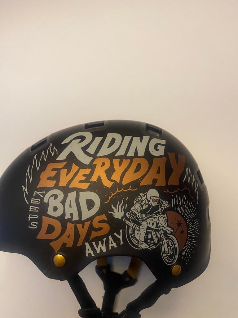 Oxelo skatehelm 55-59cm als nieuw, Sports & Fitness, Skateboard, Enlèvement, Comme neuf