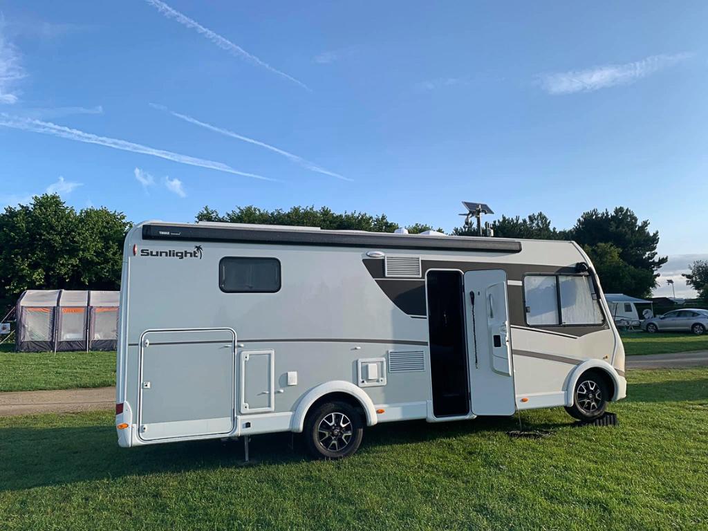 Sunlight I68 adventure 06/2021 full option- slechts 15400 km, Caravans en Kamperen, Mobilhomes, Standaard zit, Fiat, Serrures de sécurité