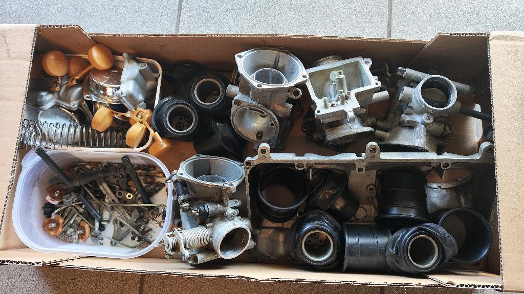 Carburateurs Honda VF1000F 1986, Motos, Enlèvement ou Envoi, Utilisé