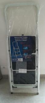 Nieuwe stevige keukentrap met 3 extra brede treden, Doe-het-zelf en Bouw, Ladders en Trappen, Ophalen, Trap, Nieuw, Opvouwbaar of Inschuifbaar