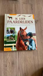Paarden boek, Boeken, Dieren en Huisdieren, Ophalen, Zo goed als nieuw
