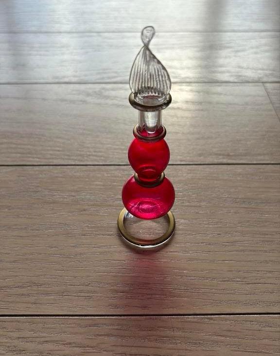 Flacon de parfum décoratif - verre avec bouchon (rouge/doré), Antiquités & Art, Enlèvement ou Envoi