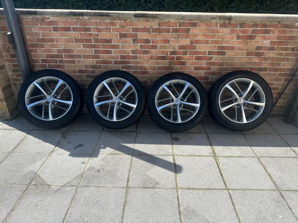 Kit hiver Mg pneus presque neufs, Pneus et Jantes, Pneus hiver, 18 pouces, Enlèvement