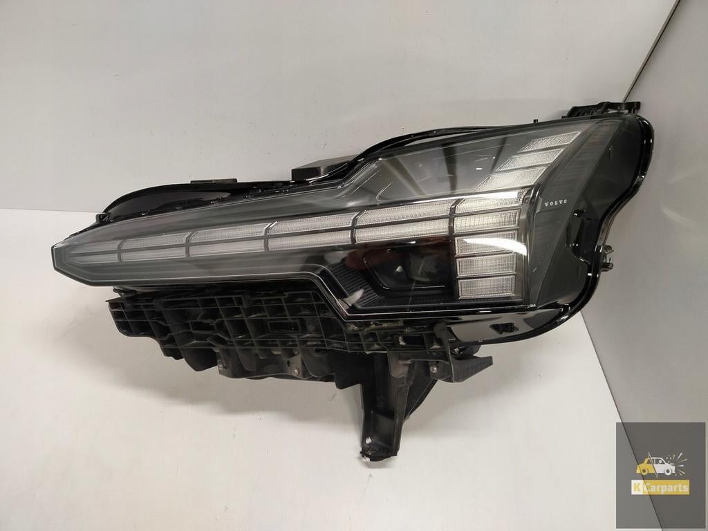 20240118, Phare avant gauche Full LED id al pour Volvo EX30, Gunnar Engellaus vag 8
405 31  Gothenburg, SE, Info@volvocars.com