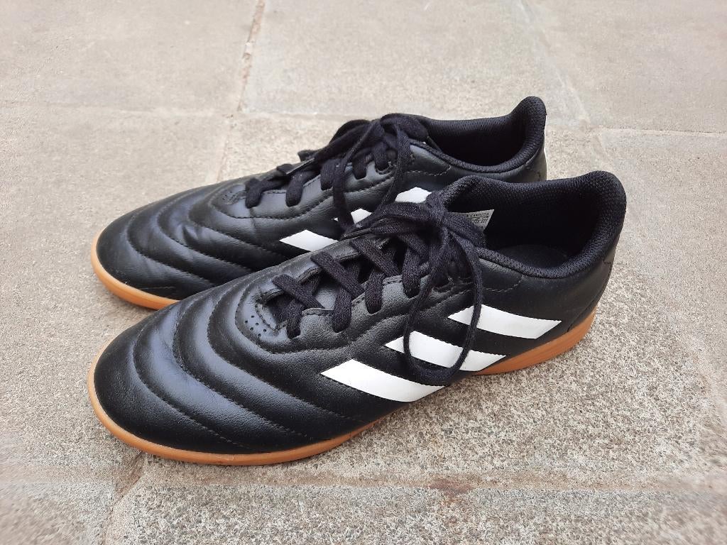 Addidas zaalvoetbalschoenen, Sports & Fitness, Football, Enlèvement, Comme neuf, Chaussures