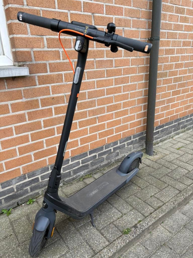 Segway Ninebot E2 Pro, Enlèvement ou Envoi, Comme neuf, Step électrique (E-scooter)