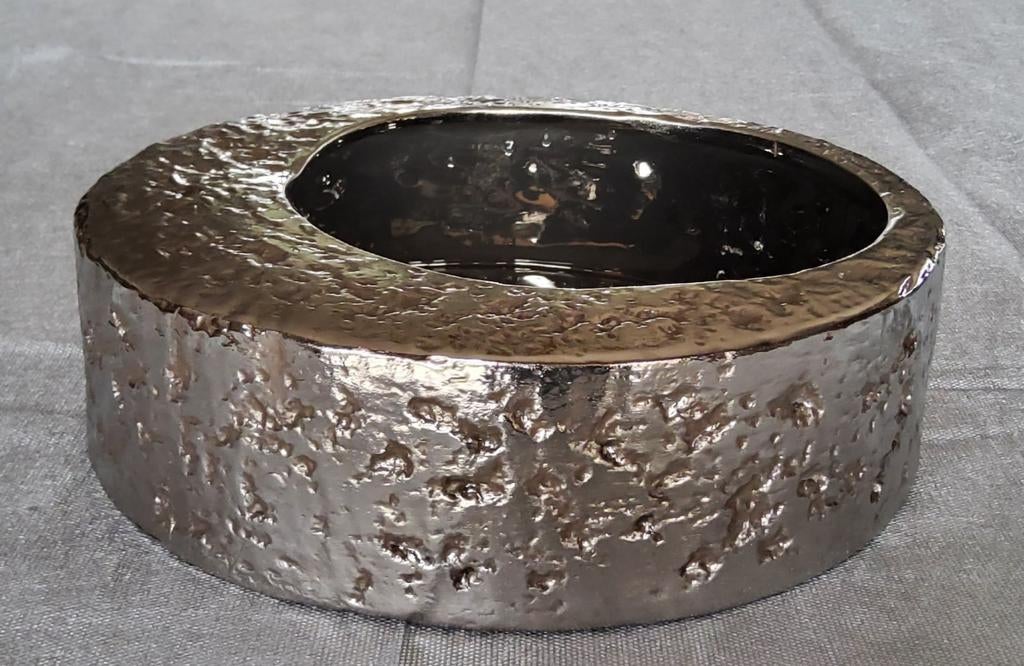 Zilverkleurige decoratieve metalen schaal voor bloemstukken, Ophalen, Zo goed als nieuw