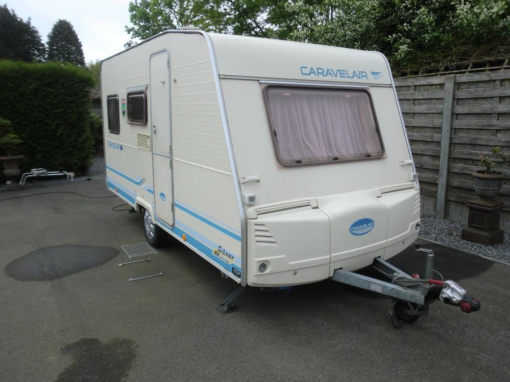 Caravelair S - 425 Silverline met vaste wc en voortent, Jusqu'à 4, 750 - 1000 kg, Particulier, Lit transversal