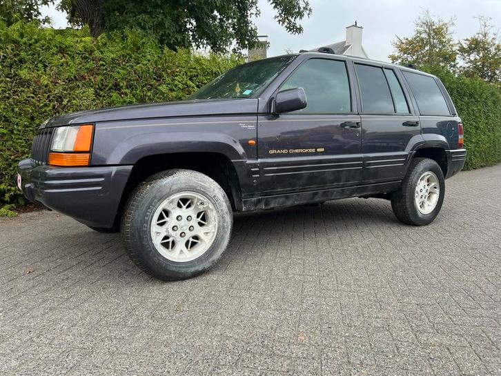 Jeep Cherokee. Cargo léger V8. Aucun document, Autos, Oldtimers & Ancêtres, Entreprise, Jeep, Essence, Automatique, Enlèvement ou Envoi