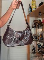 Sac à bandoulière de Thaïlande, Enlèvement