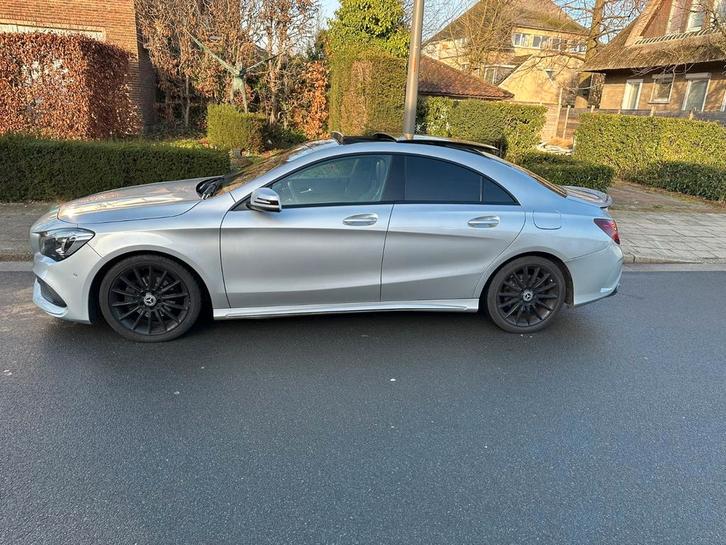 MERCEDES CLA 200d AMG 2018 GEKEURD, Auto's, Mercedes-Benz, Particulier, CLA, Diesel, Euro 6, Automaat, Zilver of Grijs, Zwart