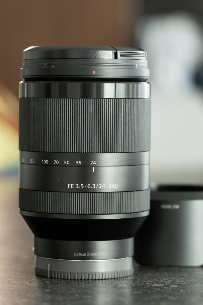 Sony FE 24-240mm f/3.5-6.3, Enlèvement ou Envoi, Comme neuf, Lentille standard, Zoom