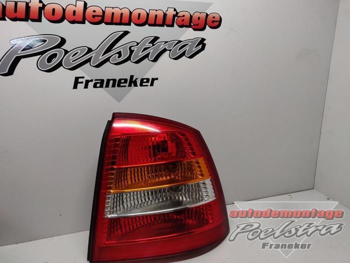 Feu arrière droit d'un Opel Astra, Autos : Pièces & Accessoires, Éclairage, Opel, Utilisé, 3 mois de garantie, Enlèvement ou Envoi