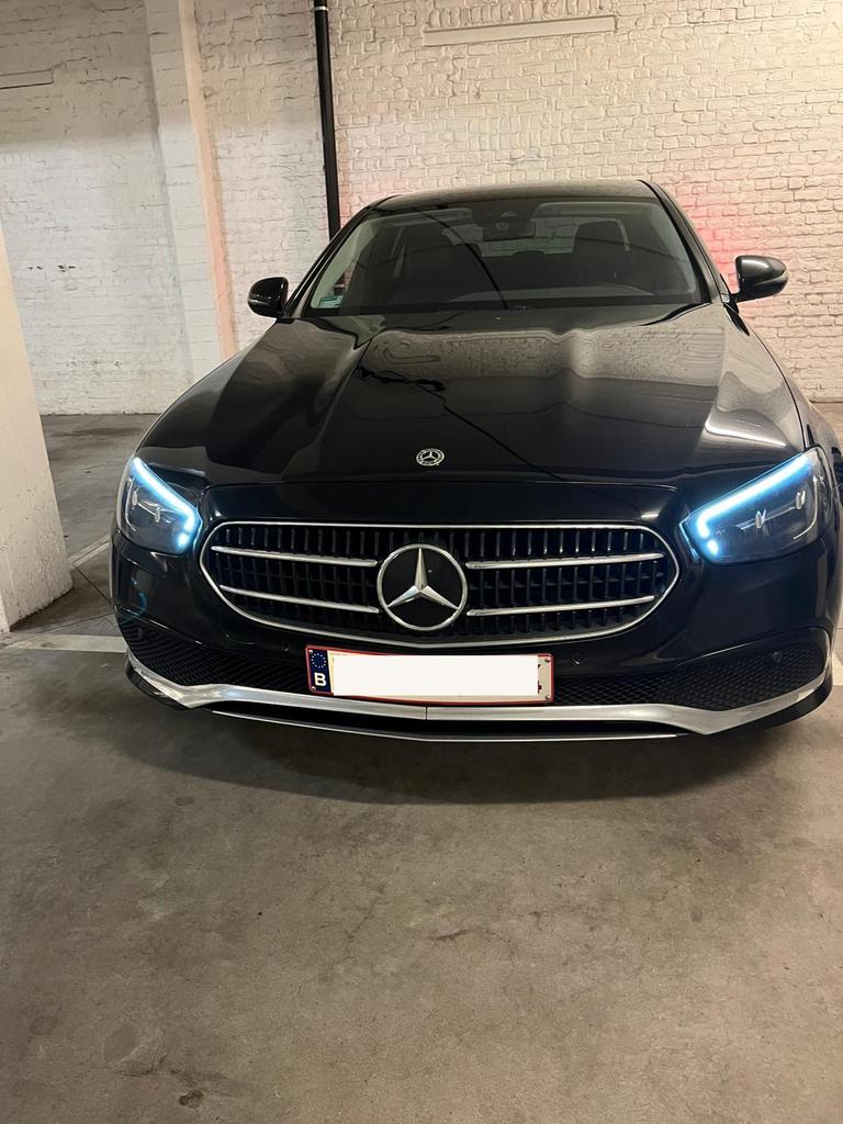 Mercedes Benz E200 06/2021, Autos, Achat, Carnet d'entretien, Noir, Automatique