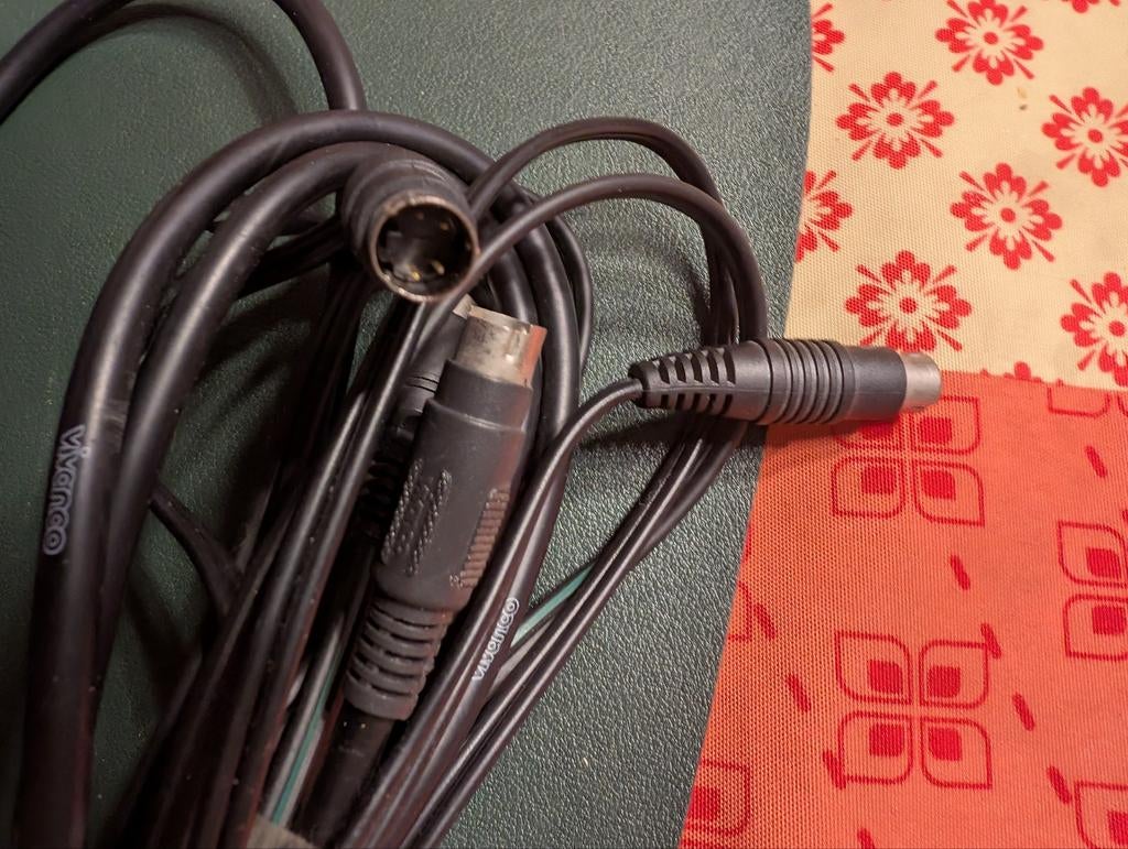 Caméra Super VHS et câbles vidéo, Enlèvement ou Envoi