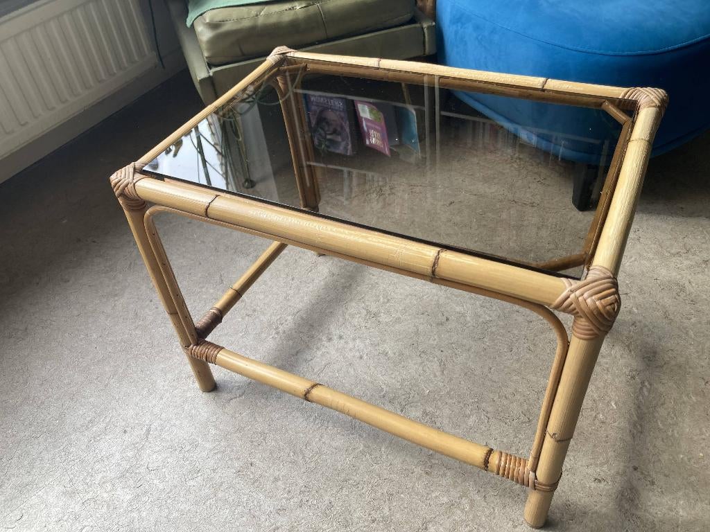 Table vintage en bambou avec verre, Enlèvement