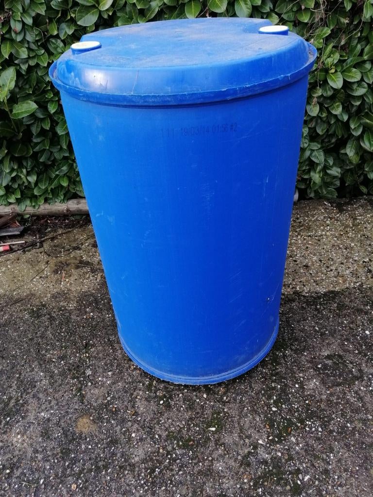 Un réservoir d'eau de 250 l, Jardin & Terrasse, Barils de pluie, 150 litres ou plus, Enlèvement, Utilisé, Synthétique