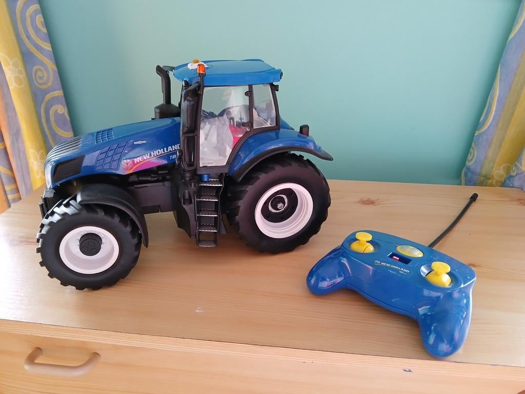 Tracteur télécommandé NEW HOLLAND T8.320, Hobby & Loisirs créatifs, Voitures miniatures | 1:32, Enlèvement
