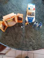 Voiture de police - 5 figurines Playmobil.  1 grange., Enlèvement, Utilisé