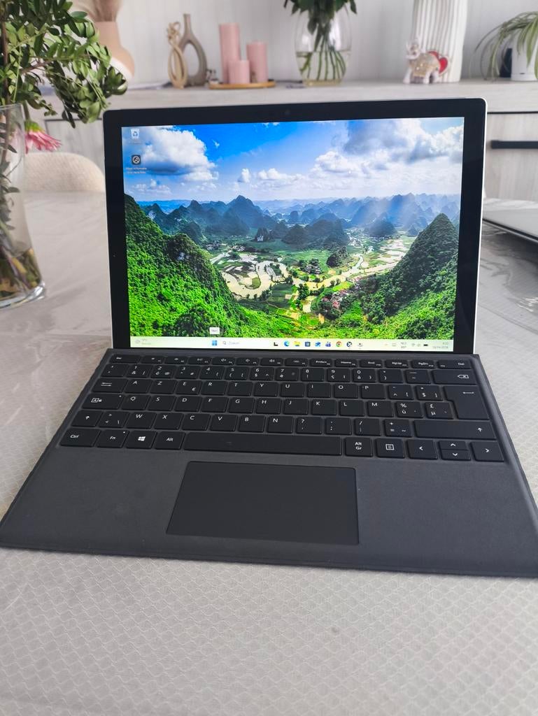 Microsoft Surface Pro 5, 12,3 INCH, Ophalen, 4 GB, SSD