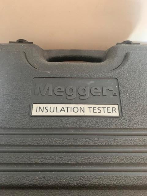 Te koop Megger MIT415 isolatieweerstandmeter, Bricolage & Construction, Instruments de mesure, Comme neuf, Autres appareils de mesure ou compteurs