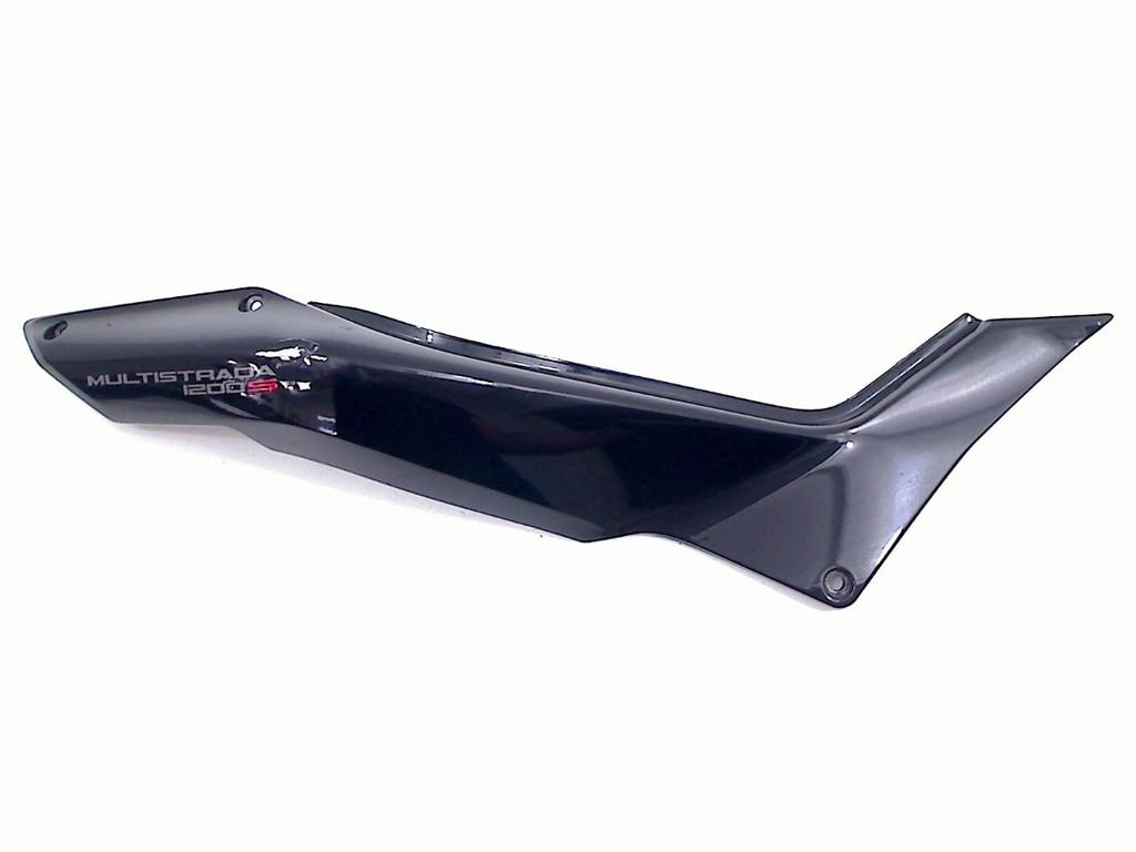 QUEUE DE CARENAGE DROIT Ducati (48231621A), Dhr. S. di Majo, Utilisé, Info@cama-motorparts.nl, P.J. Troelstraweg 8 8
3144 CX  MAASSLUIS, NL