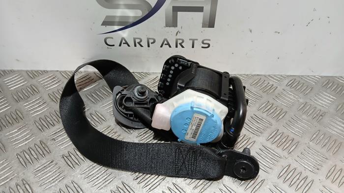 Ceinture de sécurité avant droite d'un Mercedes B-Klasse, Autos : Pièces & Accessoires, Habitacle & Garnissage, Mercedes-Benz