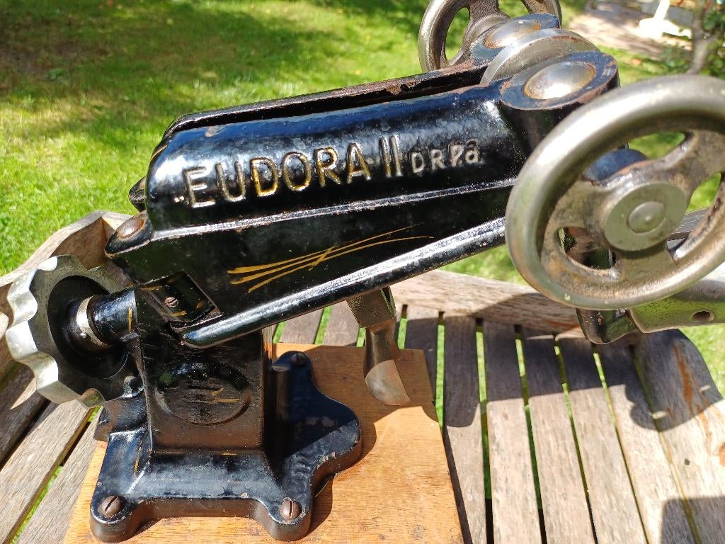 instrument ancien allemand pour  cordonnier, Antiquités & Art, Enlèvement