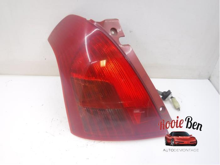 Achterlicht links van een Suzuki Swift, Gebruikt, -, -, Ophalen of Verzenden