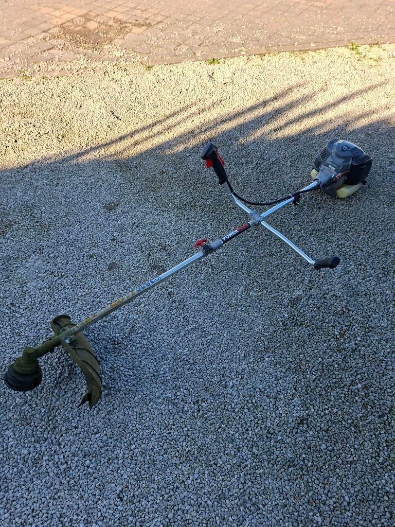 Débroussailleuse thermique en parfait état de fonctionnement, Enlèvement ou Envoi